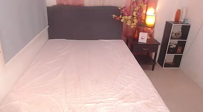 Snapshot of MistressAthalia chatting on December 21, 1:58 am MistressAthalia online show from December 21, 1:58 am