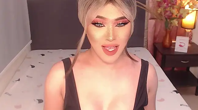 Snapshot of MistressAthalia chatting on February 25, 1:52 am MistressAthalia online show from February 25, 1:52 am