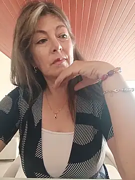 Snapshot of emma_tour chatting on June 15, 7:38 pm emma tour online show from June 15, 7:38 pm