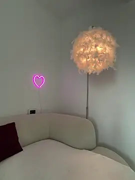 Snapshot of Rileysim88 chatting on March 21, 10:20 am Rileysim88 online show from March 21, 10:20 am