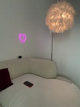 Snapshot of Rileysim88 chatting on March 27, 9:10 am Rileysim88 online show from March 27, 9:10 am