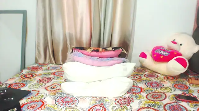 Snapshot of ValenSex chatting on January 9, 12:52 pm ValenSex online show from January 9, 12:52 pm