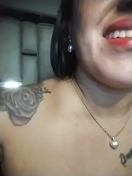 Snapshot of chelaqueen_ chatting on June 1, 6:15 am chelaqueen online show from June 1, 6:15 am