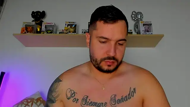 Snapshot of camilo_restrepo21 chatting on February 20, 12:07 am camilo restrepo21 online show from February 20, 12:07 am