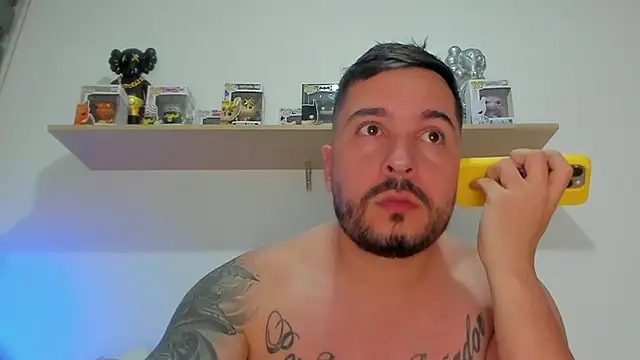 Snapshot of camilo_restrepo21 chatting on March 8, 12:52 am camilo restrepo21 online show from March 8, 12:52 am