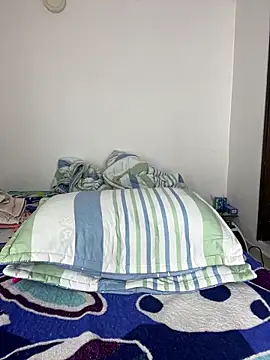 sandylau online show from April 1, 6:05 pm