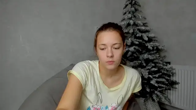 Snapshot of why_again_me chatting on December 14, 6:30 pm why again me online show from December 14, 6:30 pm