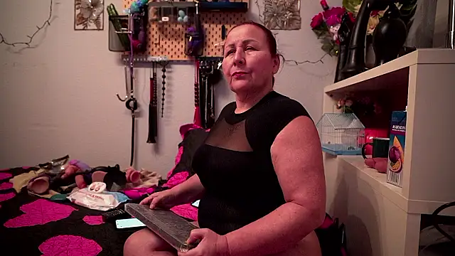 Snapshot of barbarah_ chatting on February 15, 10:03 am barbarah online show from February 15, 10:03 am