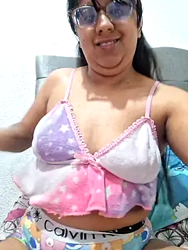 Snapshot of ZaidaWet chatting on May 7, 1:11 am ZaidaWet online show from May 7, 1:11 am