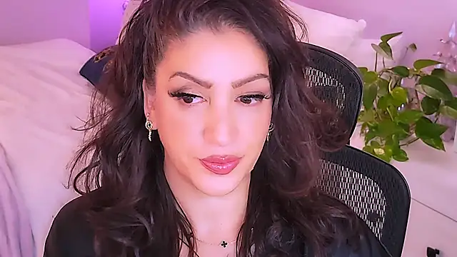 Snapshot of Wonderful_Woman chatting on February 23, 2:09 am Wonderful Woman online show from February 23, 2:09 am