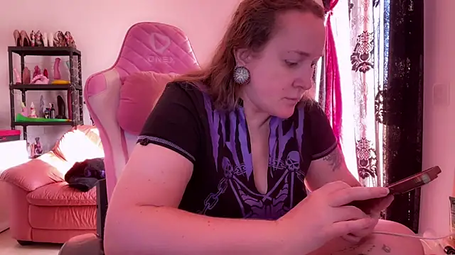 kisicaxx online show from November 11, 7:52 am