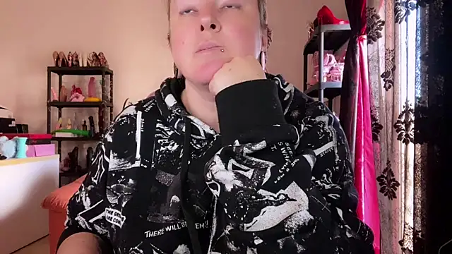 kisicaxx online show from March 18, 2:42 pm