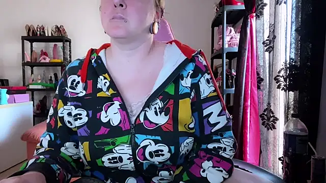 kisicaxx online show from March 23, 2:32 pm