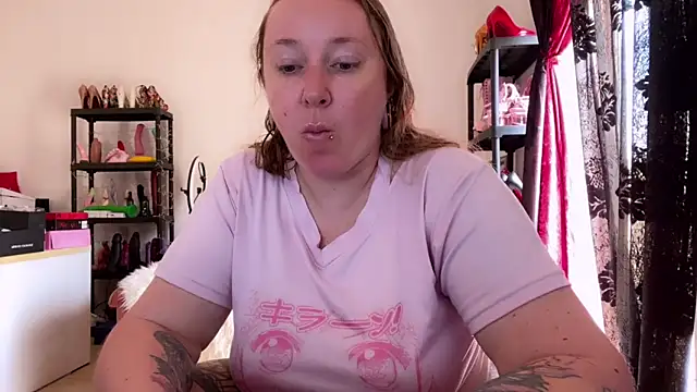 Snapshot of kisicaxx chatting on May 12, 8:55 am kisicaxx online show from May 12, 8:55 am