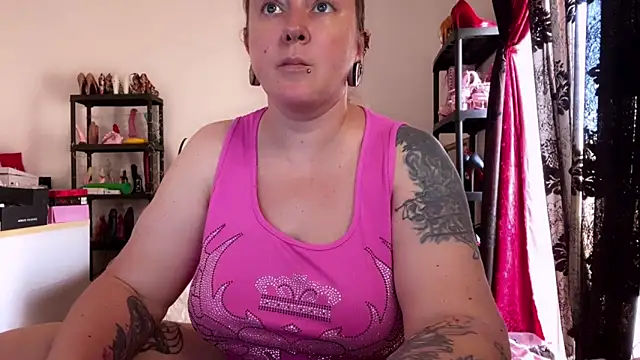 Snapshot of kisicaxx chatting on May 13, 1:30 pm kisicaxx online show from May 13, 1:30 pm
