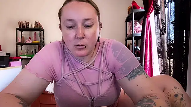 Snapshot of kisicaxx chatting on May 16, 11:42 am kisicaxx online show from May 16, 11:42 am