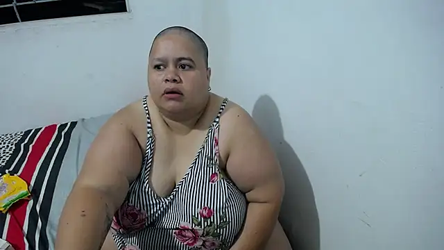 hotlesby4uxxx online show from January 9, 11:17 pm