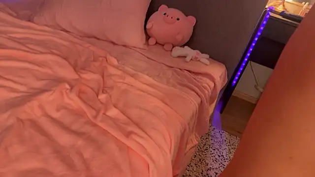 Snapshot of _nitro_emily_ chatting on March 12, 11:38 am nitro emily online show from March 12, 11:38 am