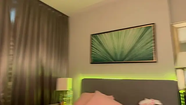 Snapshot of _nitro_emily_ chatting on March 14, 3:23 am nitro emily online show from March 14, 3:23 am