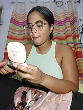 Snapshot of missmelissa_ chatting on October 23, 2:11 am missmelissa online show from October 23, 2:11 am