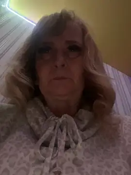 Irina2909xh online show from April 29, 6:03 pm