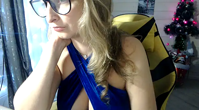 RubiLakros online show from January 15, 8:05 pm