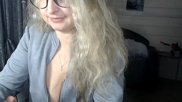 RubiLakros online show from November 6, 12:17 pm