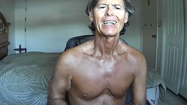 nakeedcowboi65 online show from May 4, 11:39 am