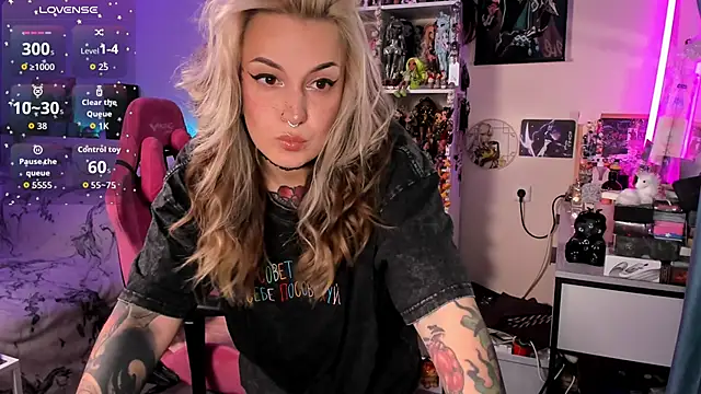 ChloeKohaku online show from May 10, 4:28 am