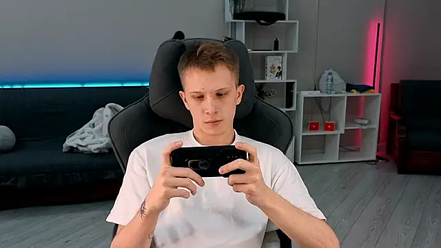 arlekincrop online show from September 23, 5:05 pm