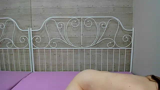 JuliaBusty online show from March 16, 4:30 am