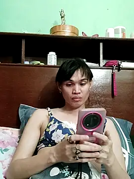 QueenSoreal online show from May 12, 1:41 pm