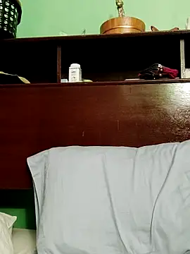 QueenSoreal online show from May 14, 2:35 pm
