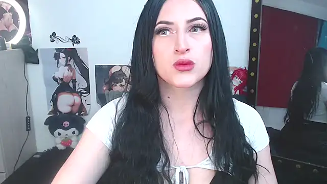 Snapshot of Evelyn_Sheeran chatting on December 16, 3:00 am Evelyn Sheeran online show from December 16, 3:00 am