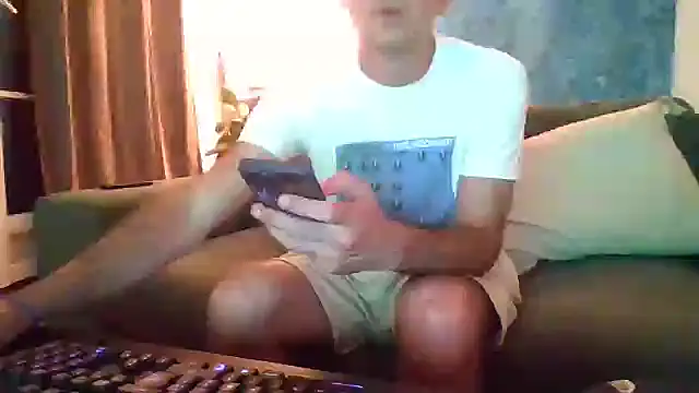 verylargecock online show from September 19, 11:05 pm