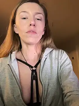 Snapshot of Heidi_Harper chatting on January 7, 4:48 pm Heidi Harper online show from January 7, 4:48 pm