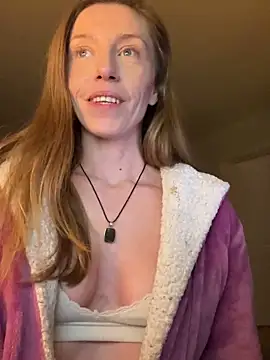Snapshot of Heidi_Harper chatting on January 9, 5:11 pm Heidi Harper online show from January 9, 5:11 pm
