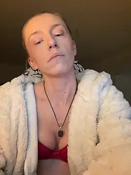 Snapshot of Heidi_Harper chatting on January 17, 4:47 pm Heidi Harper online show from January 17, 4:47 pm