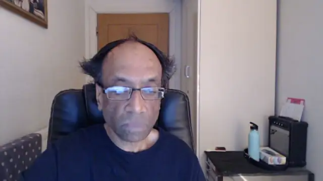 Snapshot of rauncher1 chatting on April 28, 8:52 am rauncher1 online show from April 28, 8:52 am