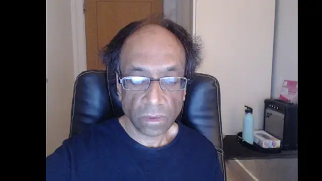 Snapshot of rauncher1 chatting on May 5, 8:22 am rauncher1 online show from May 5, 8:22 am