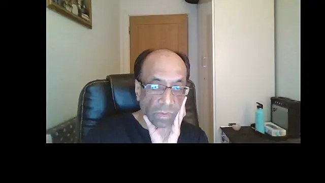 Snapshot of rauncher1 chatting on May 5, 9:45 pm rauncher1 online show from May 5, 9:45 pm