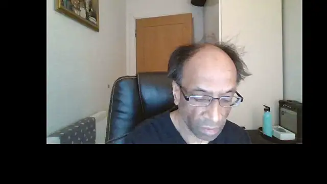 Snapshot of rauncher1 chatting on May 12, 8:55 am rauncher1 online show from May 12, 8:55 am