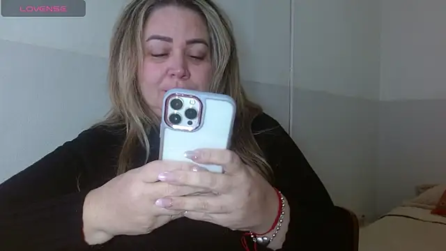 bella savati online show from September 27, 1:10 am