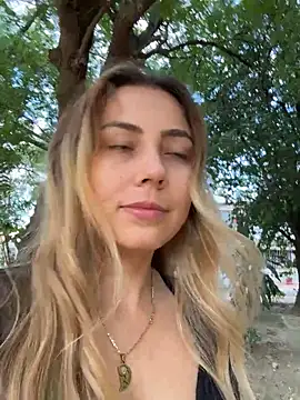 Snapshot of Brittanyrosexx chatting on December 5, 2:00 pm Brittanyrosexx online show from December 5, 2:00 pm