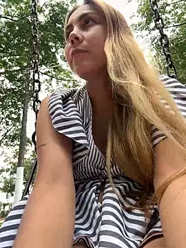 Snapshot of Brittanyrosexx chatting on December 14, 6:09 pm Brittanyrosexx online show from December 14, 6:09 pm