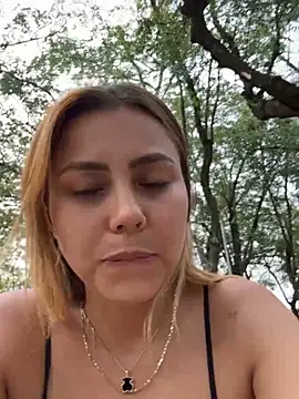 Snapshot of Brittanyrosexx chatting on March 15, 8:21 pm Brittanyrosexx online show from March 15, 8:21 pm