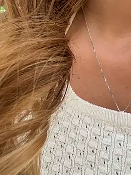 Snapshot of Brittanyrosexx chatting on October 9, 8:07 pm Brittanyrosexx online show from October 9, 8:07 pm