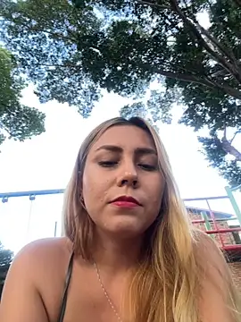 Snapshot of Brittanyrosexx chatting on October 15, 9:37 pm Brittanyrosexx online show from October 15, 9:37 pm