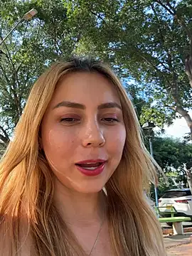 Snapshot of Brittanyrosexx chatting on October 28, 8:33 pm Brittanyrosexx online show from October 28, 8:33 pm