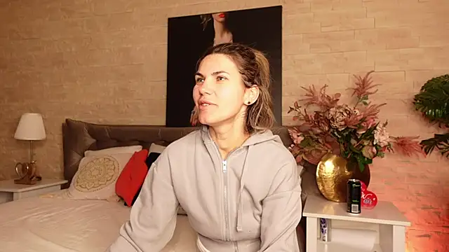 FeliciaKrige online show from May 3, 7:53 pm